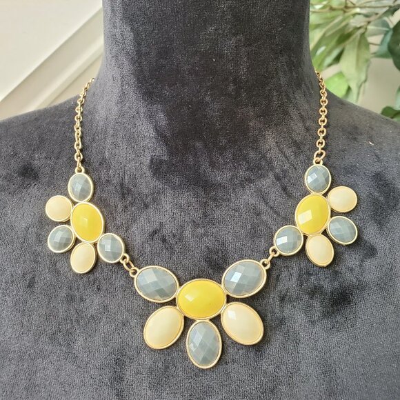 Women's Vintage Charming Charlie Ivory/Gray Tone Statement Necklace - Picture 1 of 9